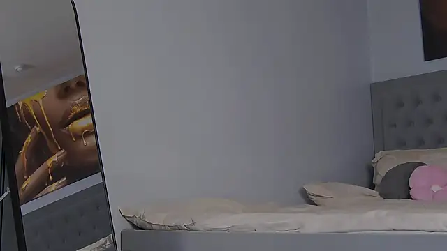 AlexisWhit online show from 11/25/25, 07:41