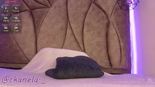 Kanela miller  online show from 11/23/25, 01:00