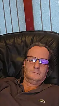 namorreyeb1 online show from 11/28/25, 03:04