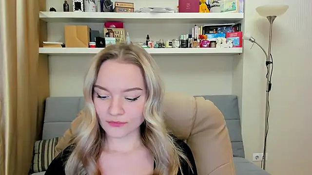 Kara Smith  online show from 12/04/24, 11:13