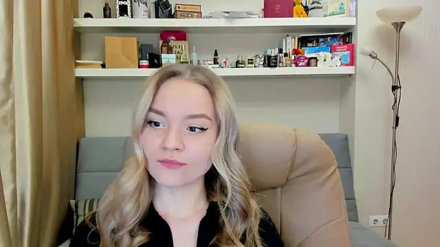 Kara Smith  online show from 12/14/24, 11:23