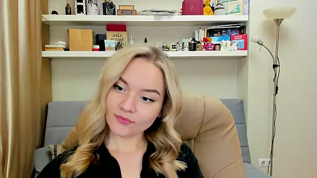 Kara Smith  online show from 02/14/25, 09:32