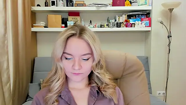 Kara Smith  online show from 03/05/25, 12:05