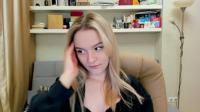 Kara Smith  online show from 03/06/25, 12:54