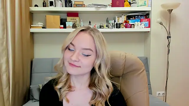 Kara Smith  online show from 03/08/25, 12:44