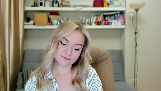 Kara Smith  online show from 09/14/25, 10:09