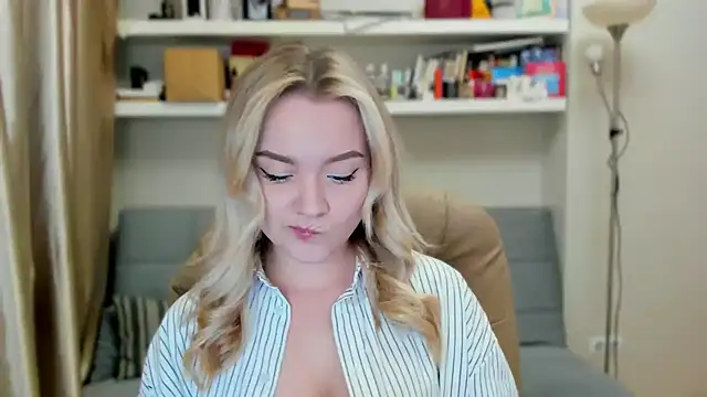 Kara Smith  online show from 09/19/25, 10:54