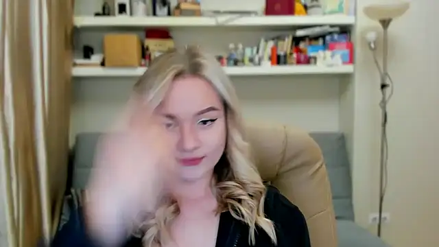 Kara Smith  online show from 10/02/25, 10:39