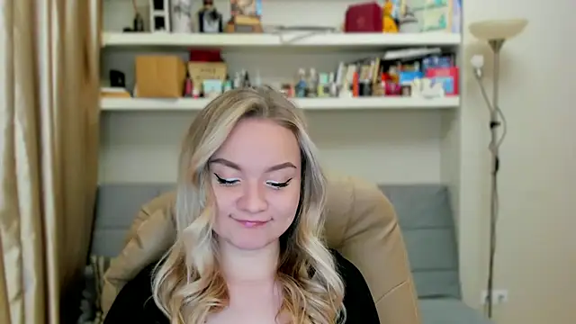 Kara Smith  online show from 10/31/25, 12:11