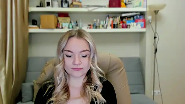 Kara Smith  online show from 11/06/25, 11:59