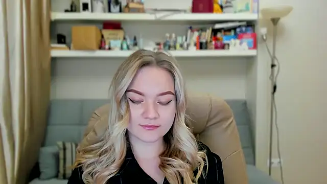 Kara Smith  online show from 11/14/25, 11:13