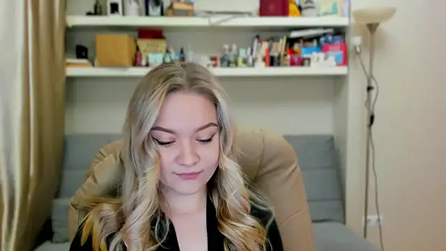 Kara Smith  online show from 11/15/25, 11:10