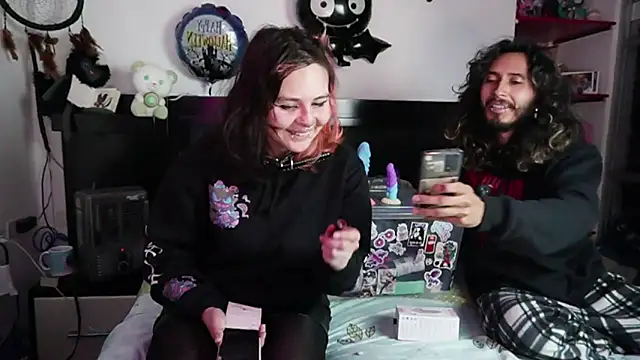 Devil And Princess online show from 11/18/25, 02:17