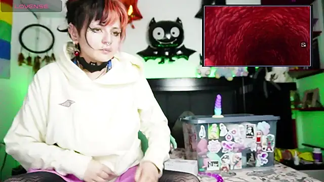 Snapshot of Devil_And_Princess chatting on 04/13/26, 03:23 Devil And Princess online show from 04/13/26, 03:23