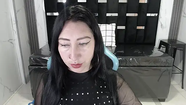 Snapshot of valeria_a1 chatting on 05/13/26, 02:42 valeria a1 online show from 05/13/26, 02:42