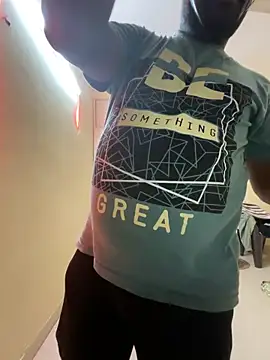 Snapshot of nightlife__12 chatting on 03/11/25, 04:18 nightlife 12 online show from 03/11/25, 04:18