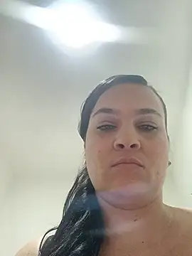 Snapshot of megan_milf79 chatting on 06/18/26, 03:27 megan milf79 online show from 06/18/26, 03:27