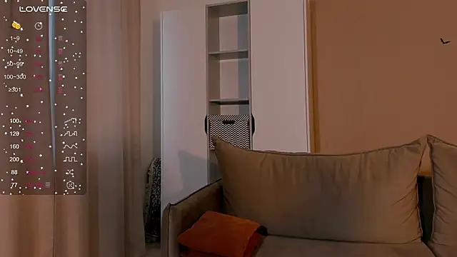 SeulBi online show from 10/31/25, 10:38