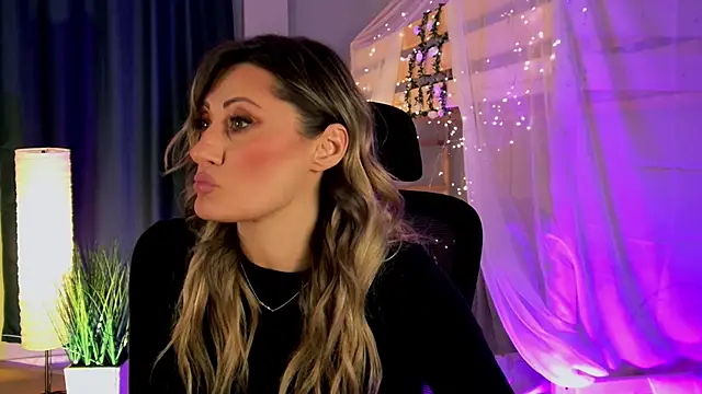 SarahAlluring online show from 04/15/26, 02:35