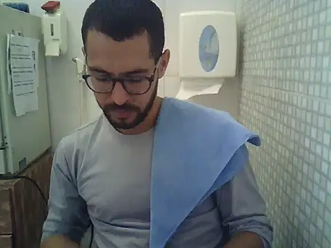 Snapshot of pdasgyn chatting on 09/30/25, 12:10 pdasgyn online show from 09/30/25, 12:10