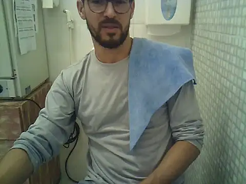 Snapshot of pdasgyn chatting on 10/01/25, 01:39 pdasgyn online show from 10/01/25, 01:39