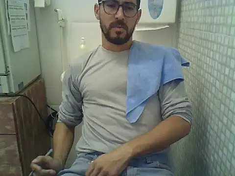 Snapshot of pdasgyn chatting on 10/03/25, 12:46 pdasgyn online show from 10/03/25, 12:46