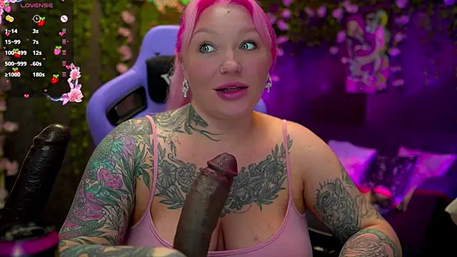 Snapshot of BlackedBarbie chatting on 09/25/25, 06:55 BlackedBarbie online show from 09/25/25, 06:55