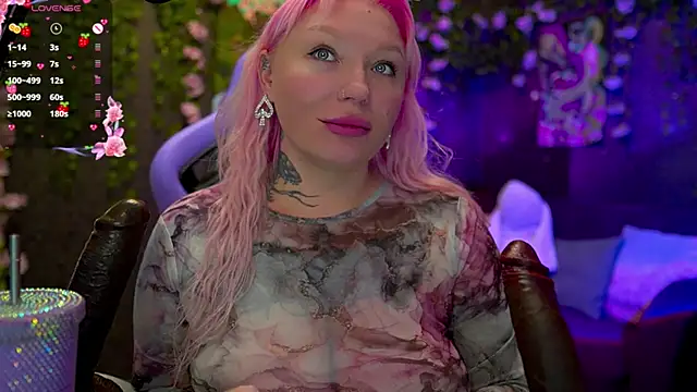 Snapshot of BlackedBarbie chatting on 10/03/25, 12:57 BlackedBarbie online show from 10/03/25, 12:57