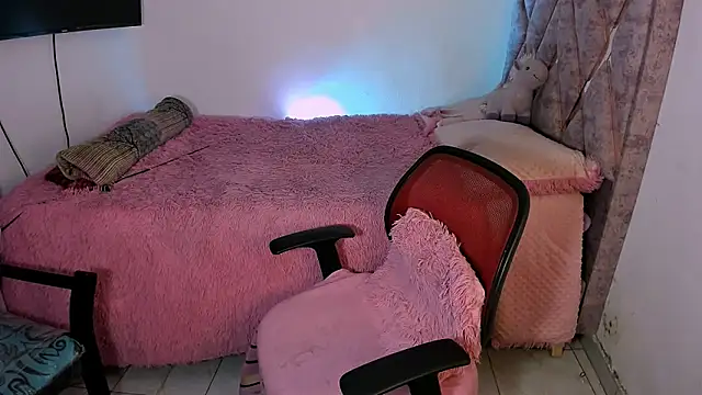 Tania rendon online show from 09/17/25, 12:07