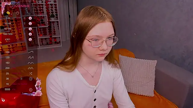 Snapshot of luv_tessa chatting on 02/18/26, 01:34 luv tessa online show from 02/18/26, 01:34