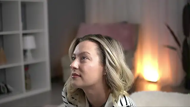 AnnastasiaMills online show from 06/15/26, 09:39