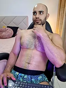 Snapshot of Chris_Alzate chatting on 03/17/25, 12:19 Chris Alzate online show from 03/17/25, 12:19