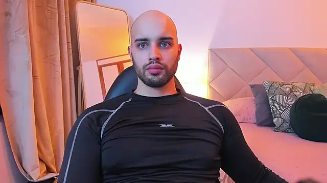 Snapshot of Chris_Alzate chatting on 09/09/25, 12:21 Chris Alzate online show from 09/09/25, 12:21