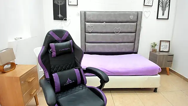 Tania Duque online show from 02/12/26, 02:12