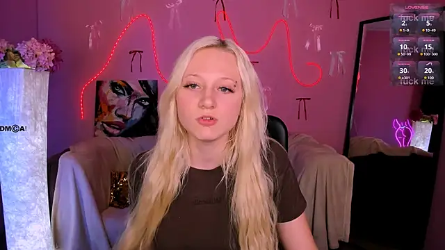 Snapshot of madam_uliis chatting on 04/14/26, 09:48 madam uliis online show from 04/14/26, 09:48