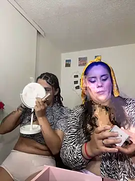 nicky andcamil online show from 12/02/25, 09:32