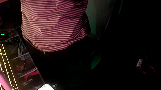 Snapshot of twink69Finger chatting on 10/10/25, 01:54 twink69Finger online show from 10/10/25, 01:54