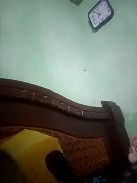 Snapshot of VictoriaLuxe chatting on 10/18/25, 12:02 VictoriaLuxe online show from 10/18/25, 12:02