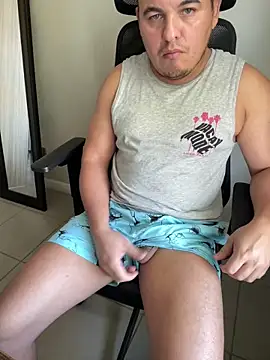 Snapshot of Gusta_bi chatting on 02/13/26, 03:19 Gusta bi online show from 02/13/26, 03:19