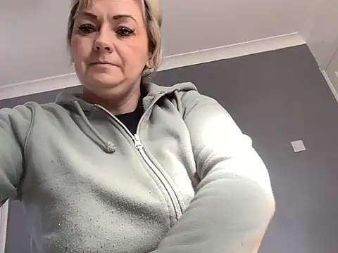 GoldenSquirter online show from 03/13/25, 10:47