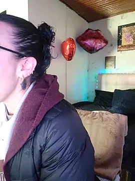 Snapshot of mia_velvet1 chatting on 02/25/26, 02:37 mia velvet1 online show from 02/25/26, 02:37