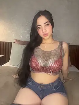 alisonnwalker2025 online show from 02/04/26, 12:44