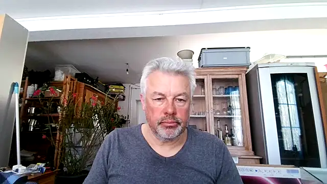 Snapshot of Berg_Boy chatting on 03/11/25, 11:23 Berg Boy online show from 03/11/25, 11:23