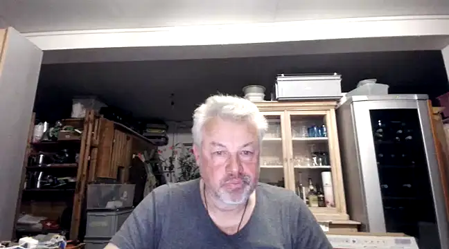 Snapshot of Berg_Boy chatting on 03/13/25, 09:37 Berg Boy online show from 03/13/25, 09:37