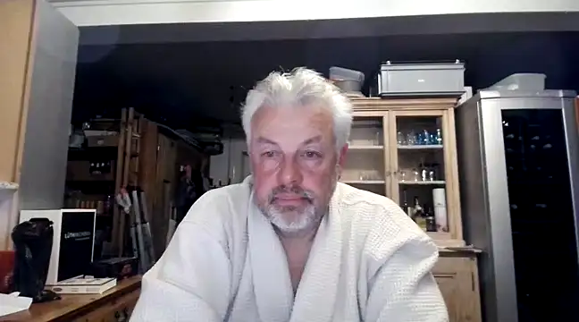 Snapshot of Berg_Boy chatting on 03/18/25, 07:53 Berg Boy online show from 03/18/25, 07:53