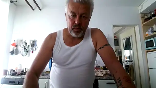 Snapshot of Berg_Boy chatting on 09/09/25, 10:26 Berg Boy online show from 09/09/25, 10:26