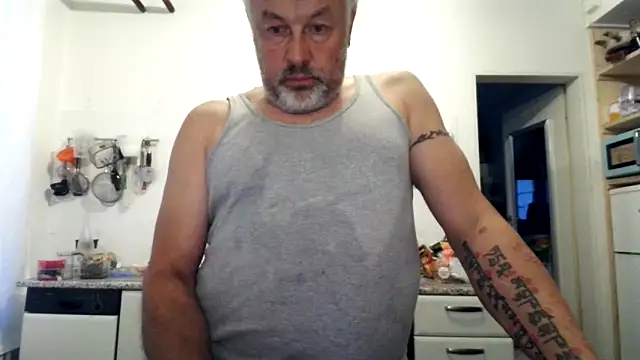 Snapshot of Berg_Boy chatting on 09/16/25, 05:25 Berg Boy online show from 09/16/25, 05:25