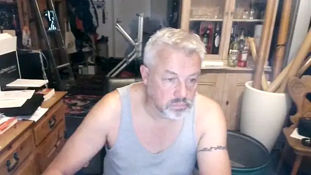 Snapshot of Berg_Boy chatting on 09/26/25, 10:03 Berg Boy online show from 09/26/25, 10:03