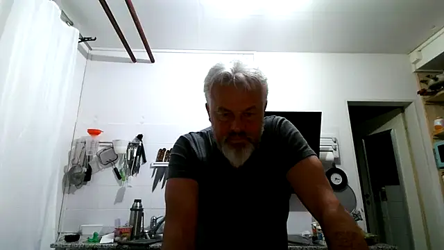 Snapshot of Berg_Boy chatting on 03/26/26, 06:13 Berg Boy online show from 03/26/26, 06:13