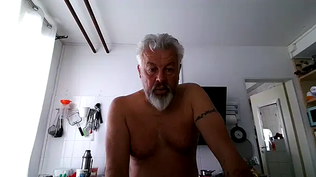 Snapshot of Berg_Boy chatting on 03/27/26, 06:19 Berg Boy online show from 03/27/26, 06:19
